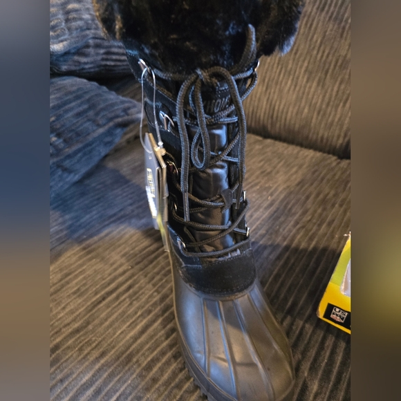 Khombu Ladies Black Winter Boots - Picture 2 of 3